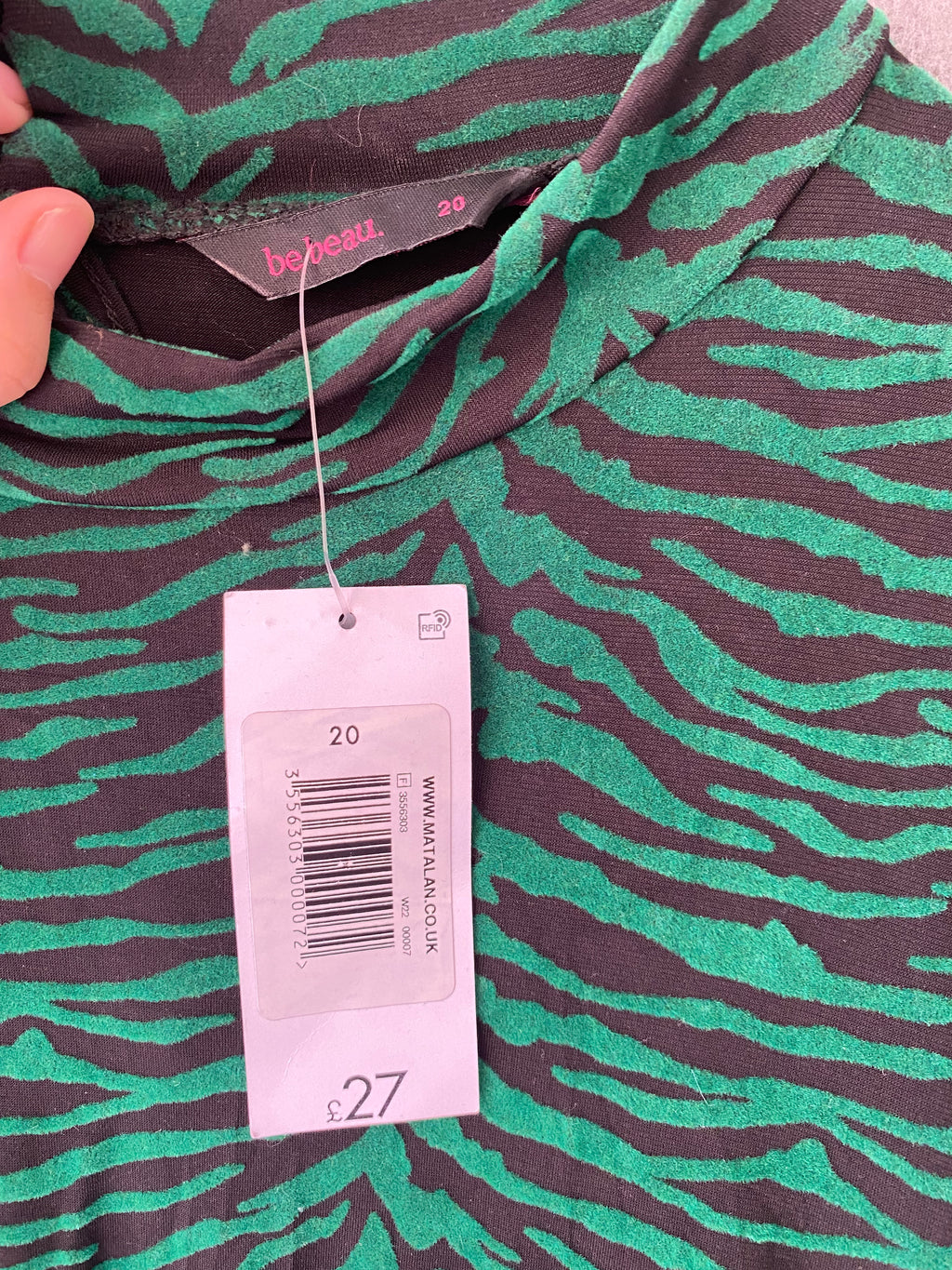 Robe midi zébrée verte et noire froncée