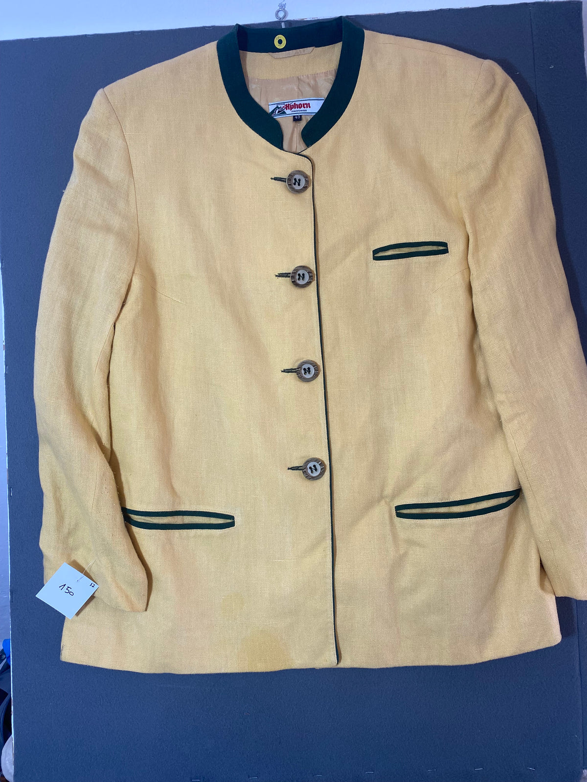 Veste tyrolienne en lin jaune Alphorn – col vert