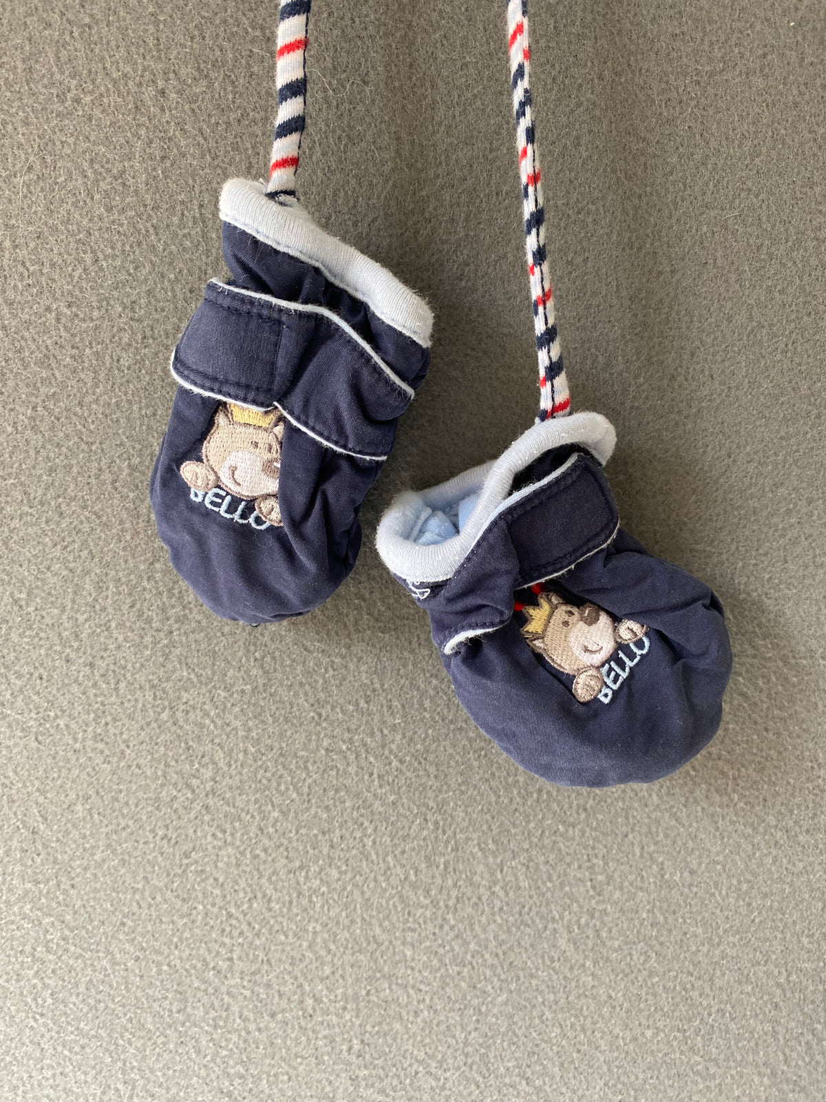 Moufles bébé marine brodées ourson