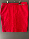 Jupe droite rouge à galon beige