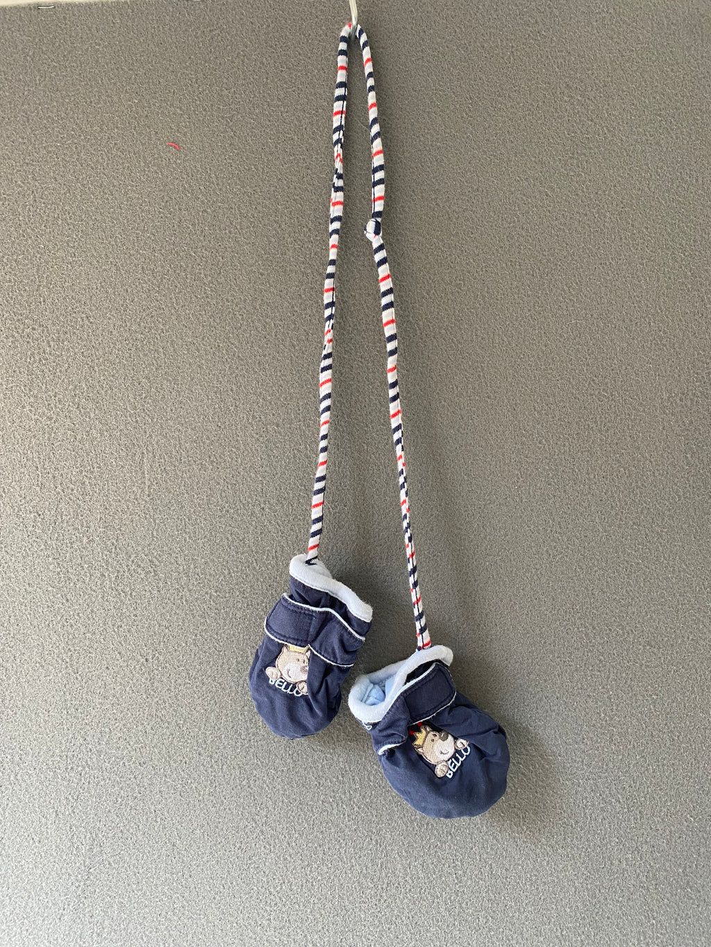 Moufles bébé marine brodées ourson