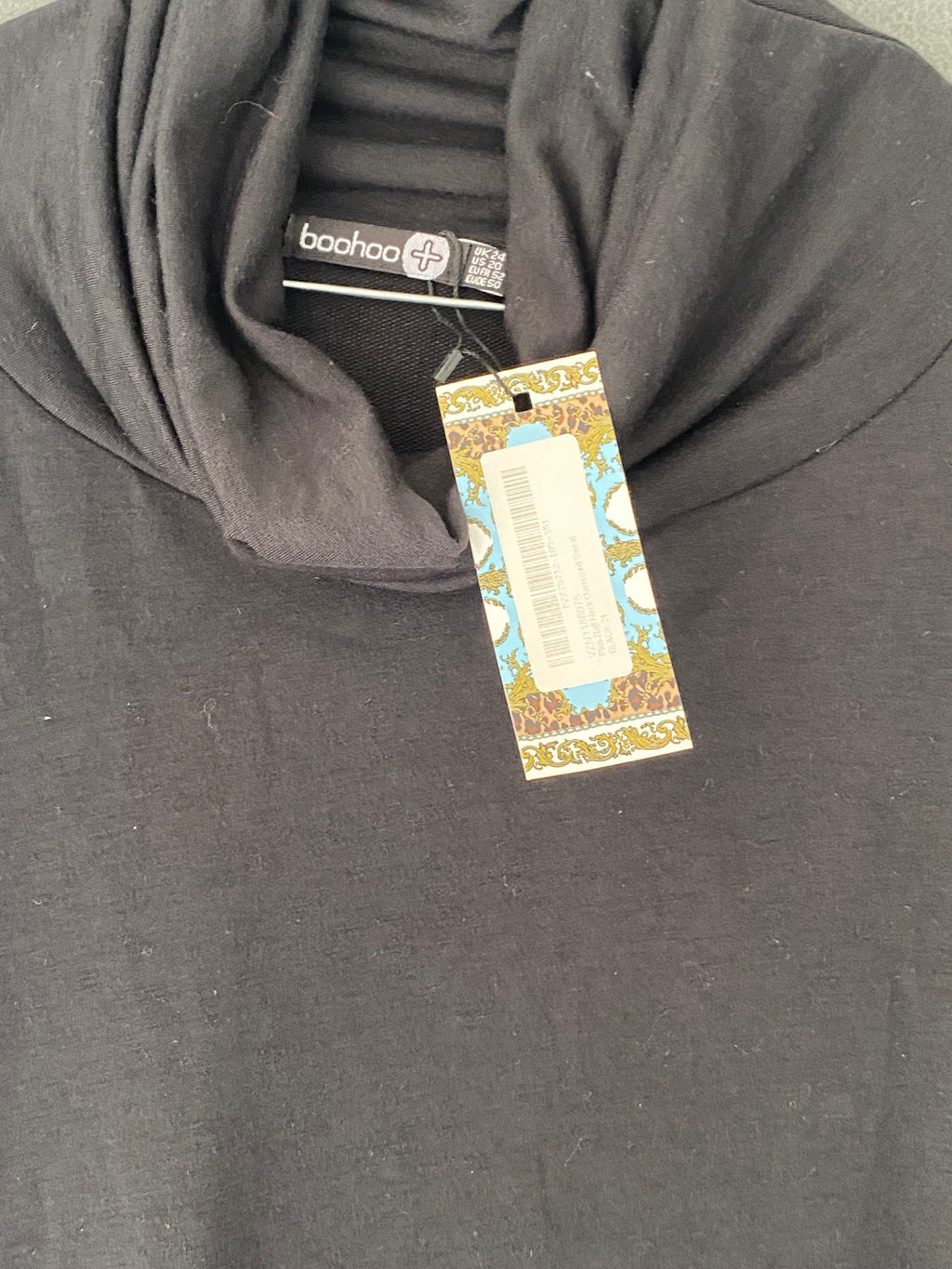 Pull noir oversize à col bénitier