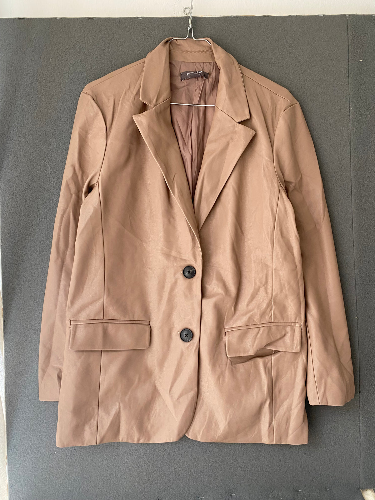 Blazer en simili cuir taupe