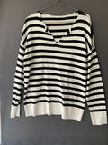 Pull rayé noir et blanc à col V oversize
