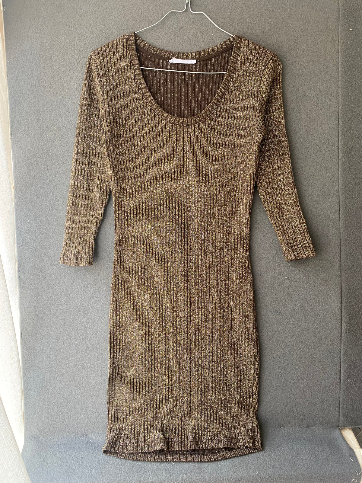 Robe côtelée scintillante bronze à manches 3/4