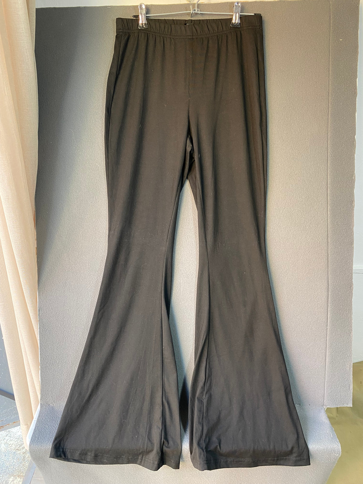 Pantalon pattes d'éléphant en jersey noir