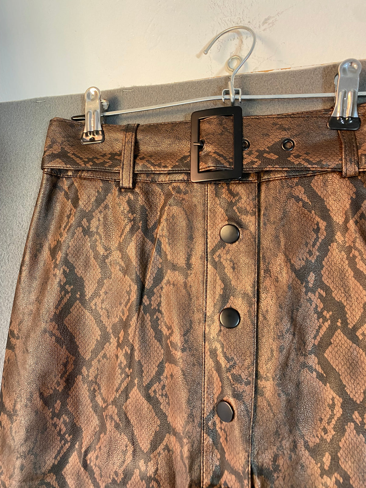 Jupe crayon imprimé python à ceinture