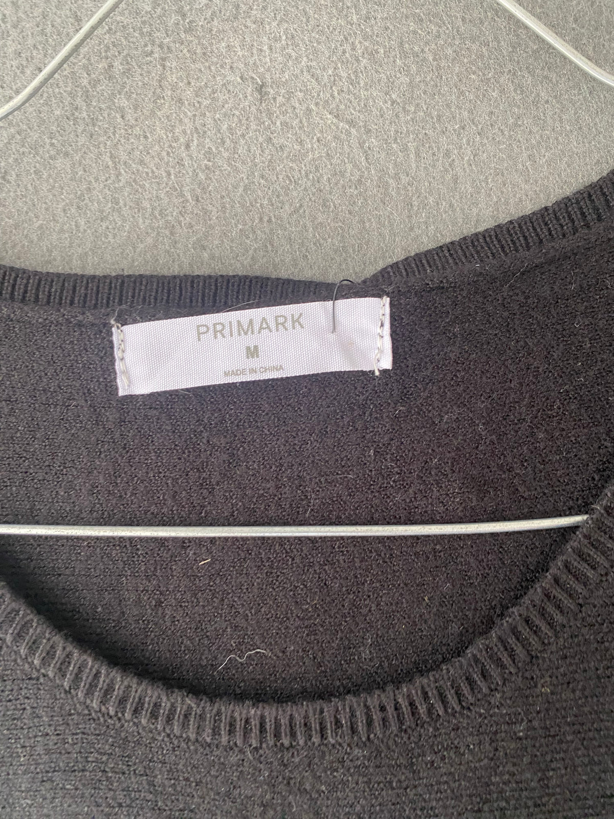 Robe patineuse noire en maille à strass