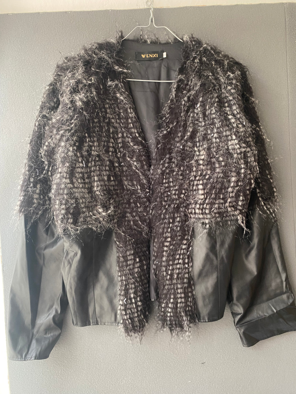 Veste bi-matière fausse fourrure et simili cuir noire