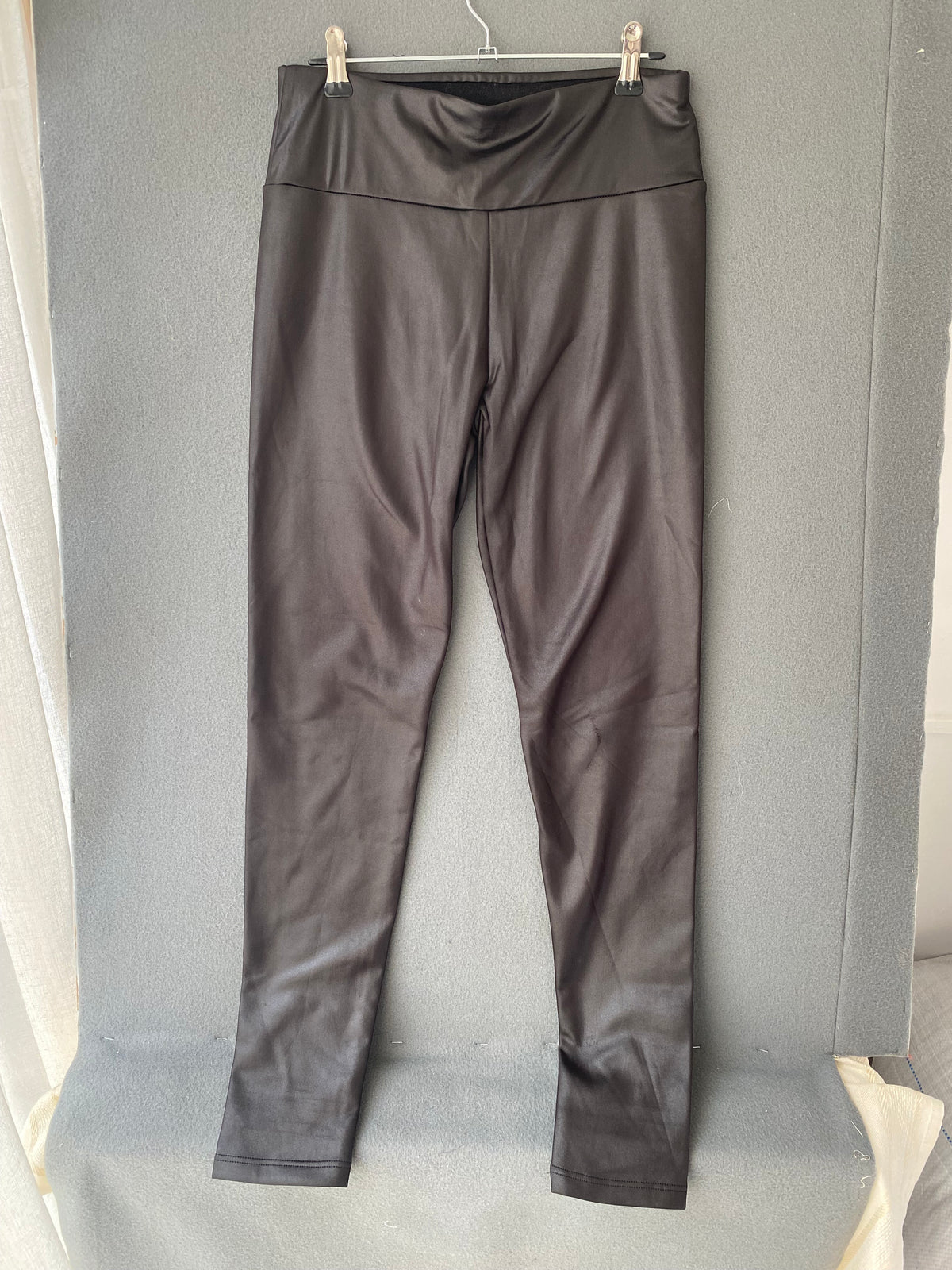Legging noir effet enduit taille haute
