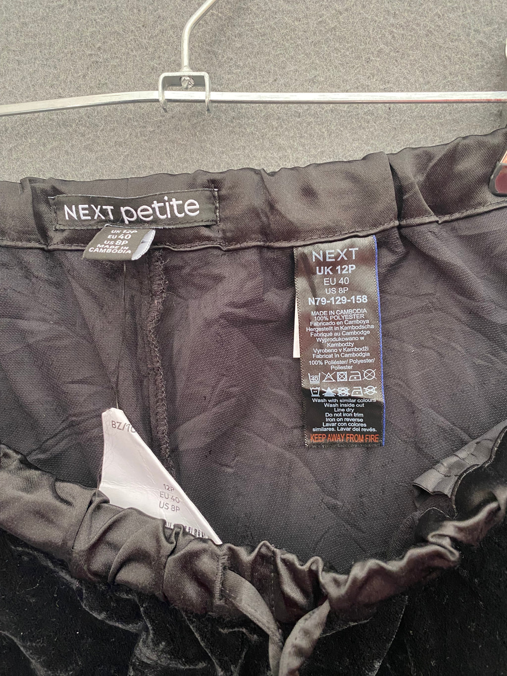 Pantalon large en velours froissé noir à cordon