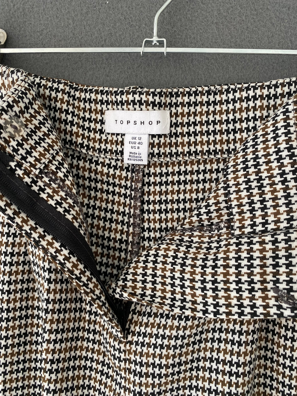 Pantalon large pied-de-poule à revers