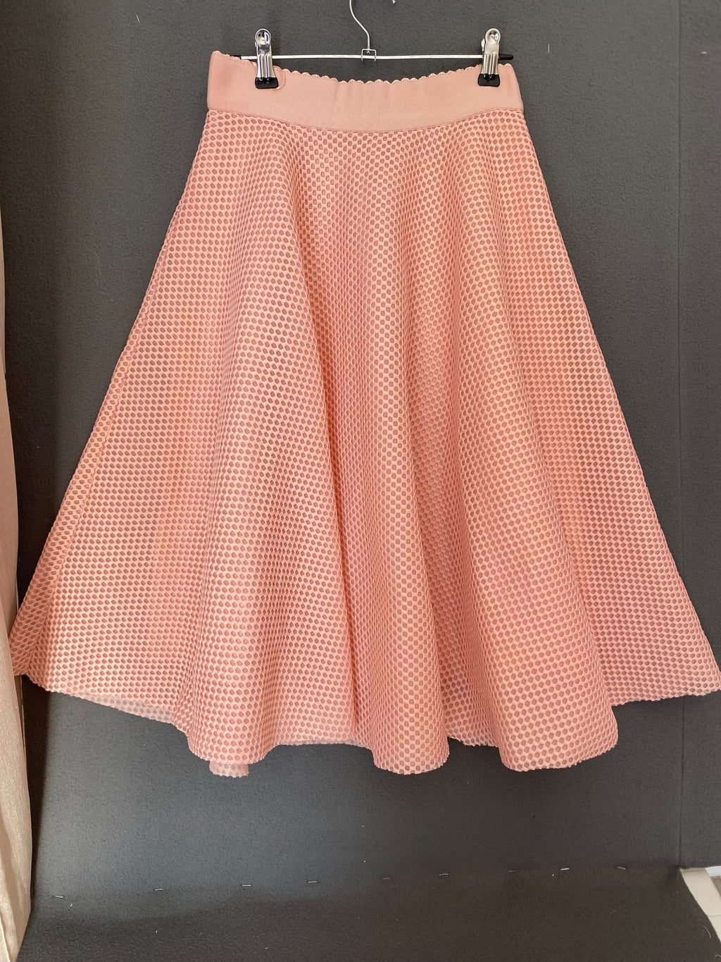 Jupe patineuse midi texturée pêche