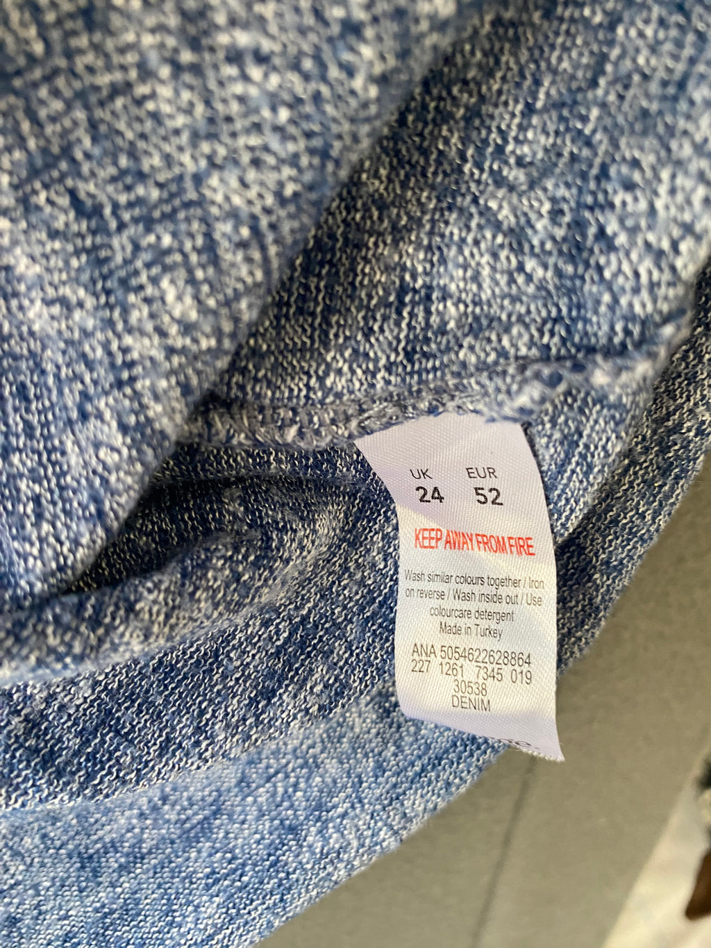 T-shirt épaules dénudées bleu chiné imprimé « beauty »