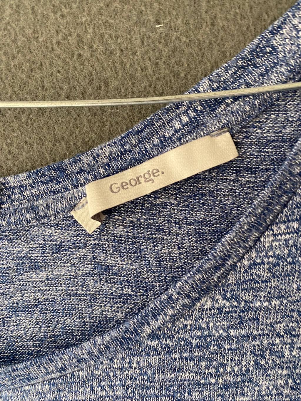 T-shirt épaules dénudées bleu chiné imprimé « beauty »