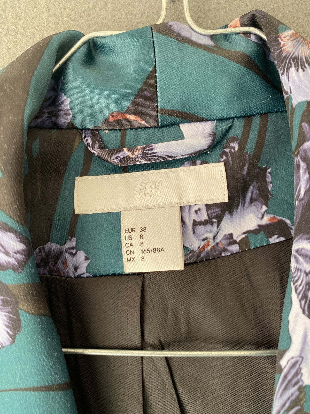 Blazer satiné vert imprimé iris