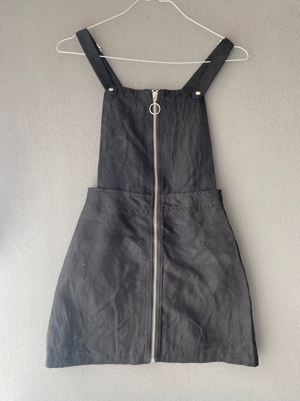 Robe salopette en suédine noire à zip