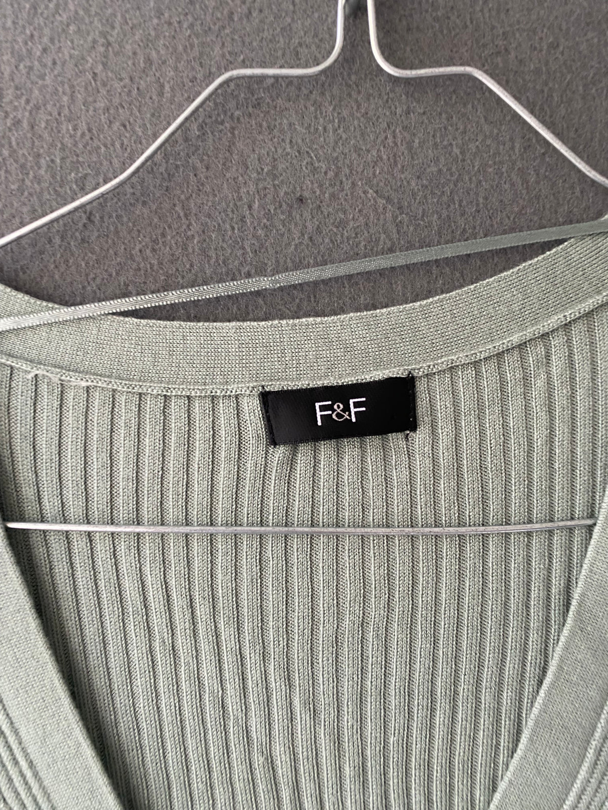 Gilet long côtelé vert sauge