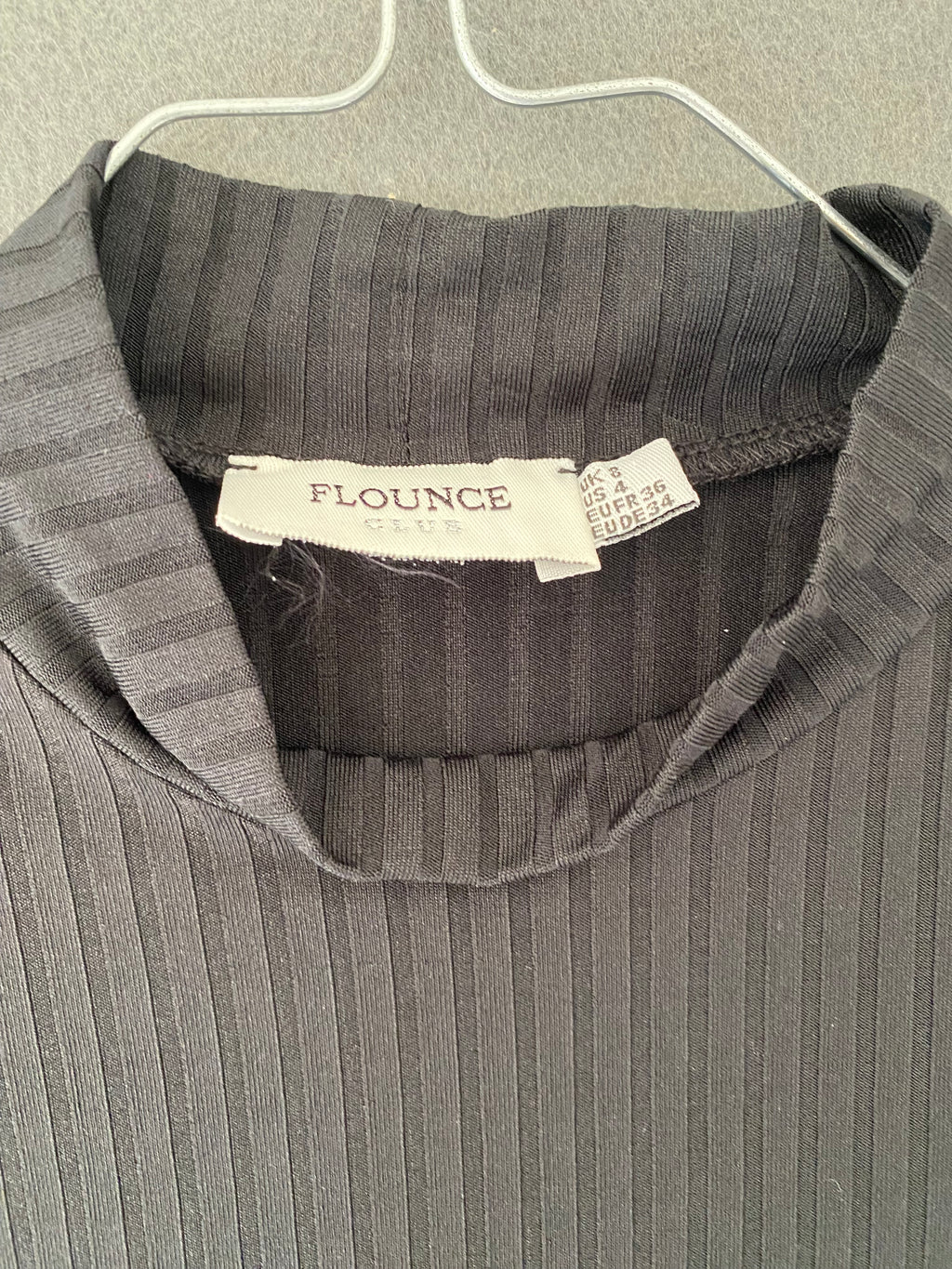 Robe midi noire côtelée à col montant