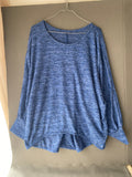 Top oversize bleu chiné à manches chauve-souris