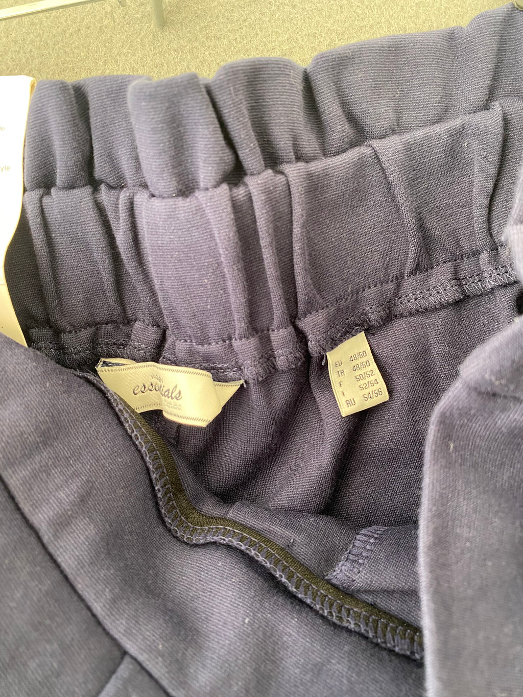 Pantalon large court bleu marine à ceinture