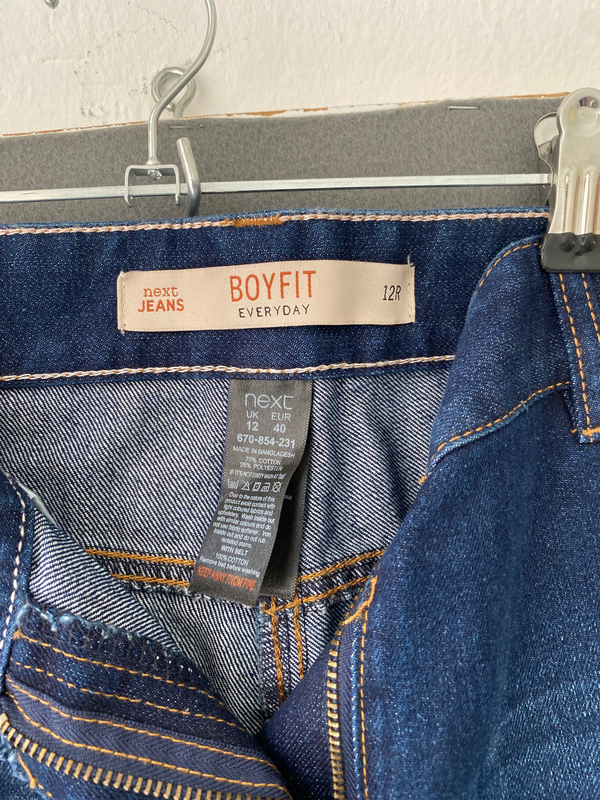 Jean droit bleu foncé délavé