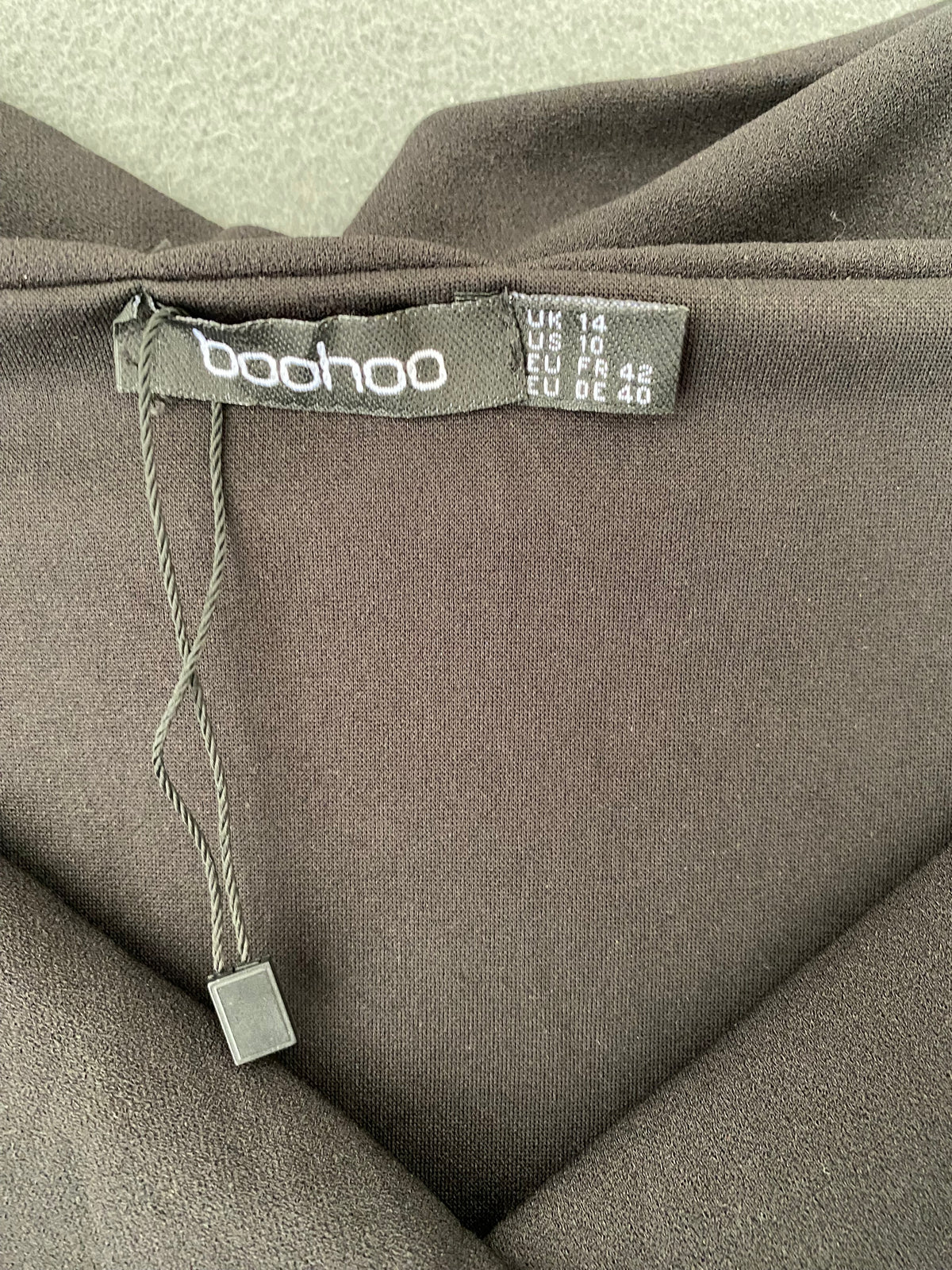 Robe longue noire à col bardot et fente