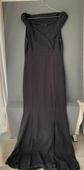 Robe longue noire à col bardot et fente