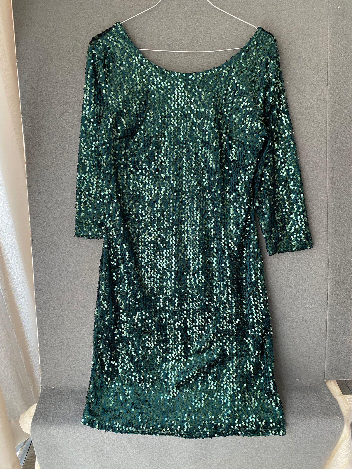 Robe à sequins vert émeraude à manches 3/4