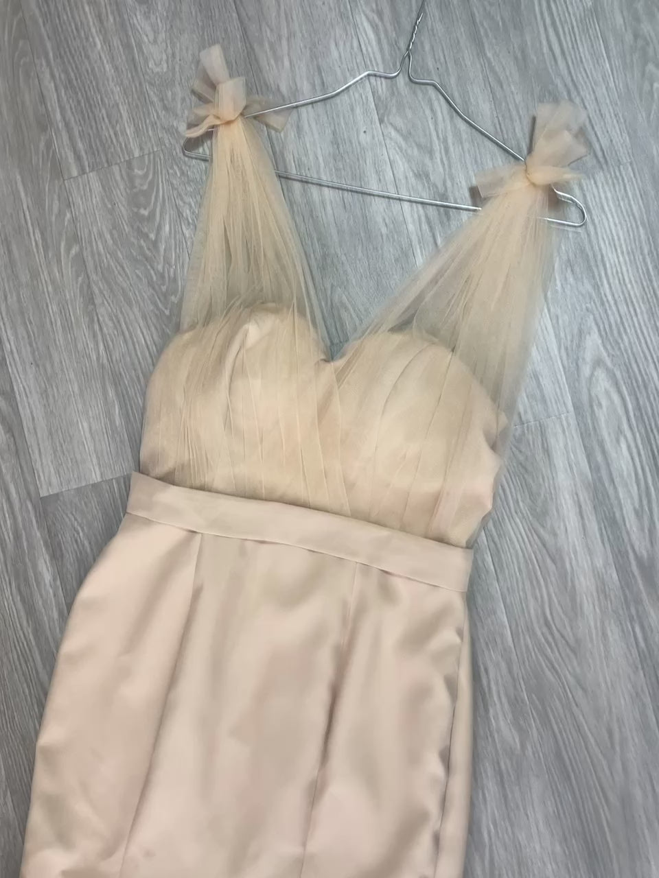 Robe de mariée satinée à liens